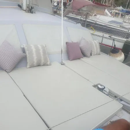 Relax Su Catamarano 船屋 圣雷默